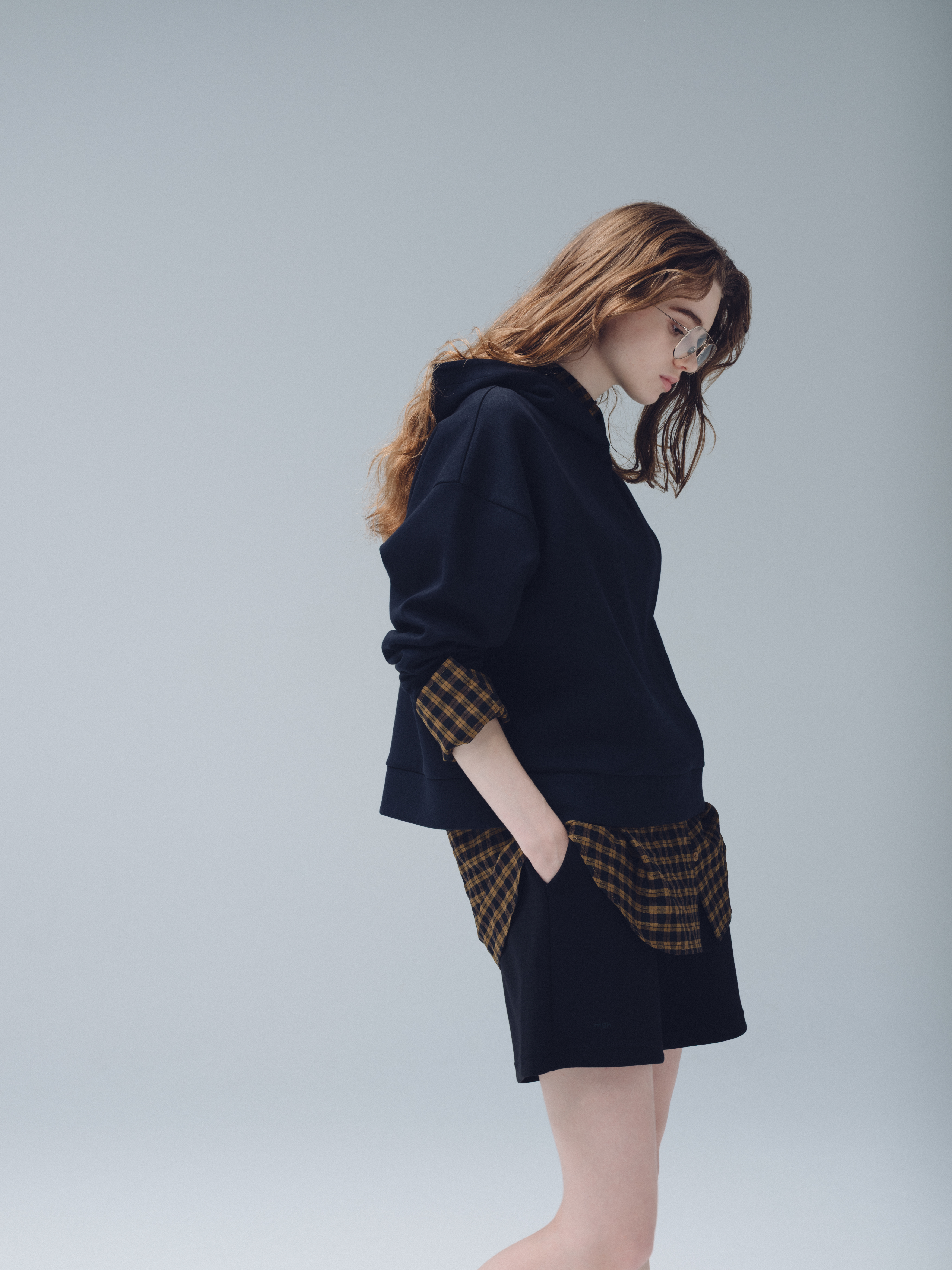 ALL DAY ACTIVEを着用した女性モデル